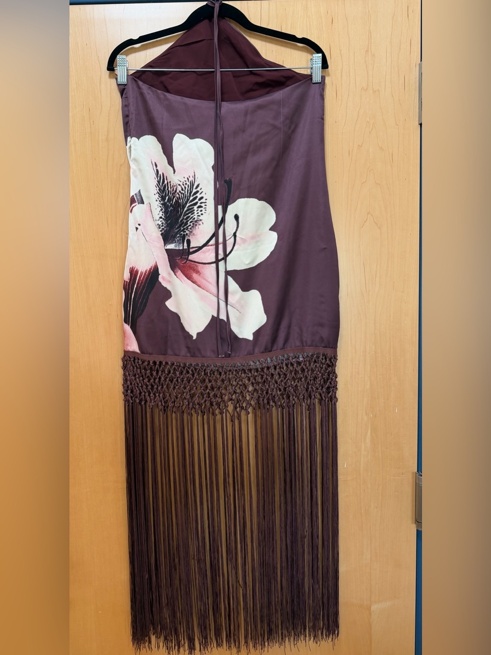 Peppermayo Niahvette Halter Midaxi
Dress - Velvet Bloom Size 6 - Picture 3 of 5